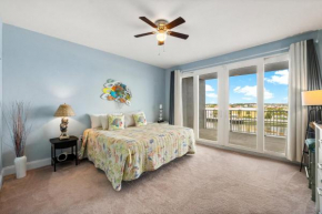 Laketown Wharf #320 by Nautical Properties